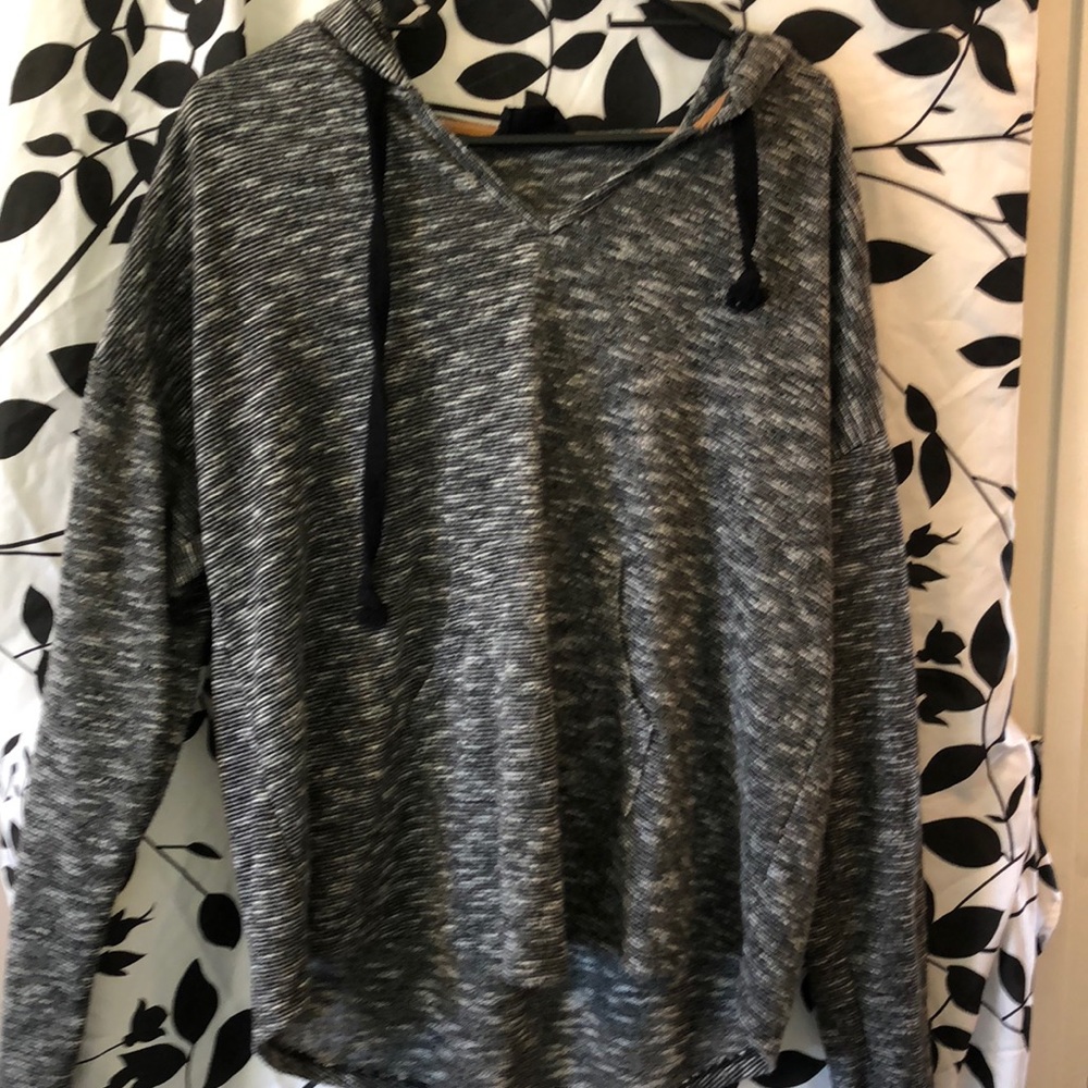 Light hooded sweater